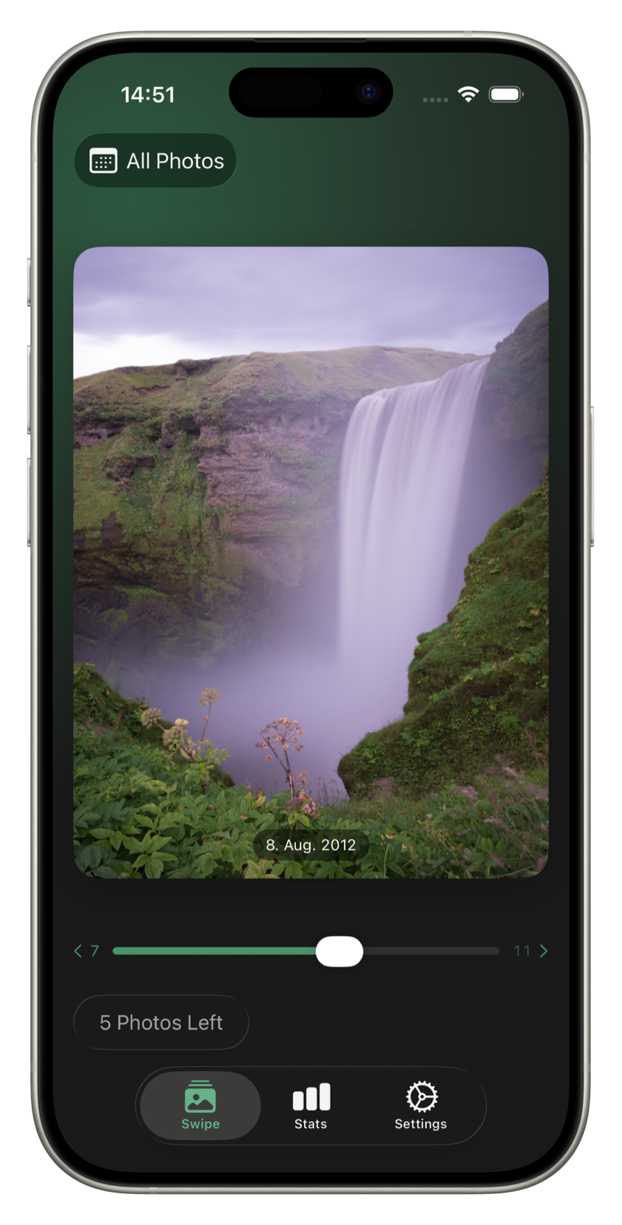 Browsing a photo in Keeply