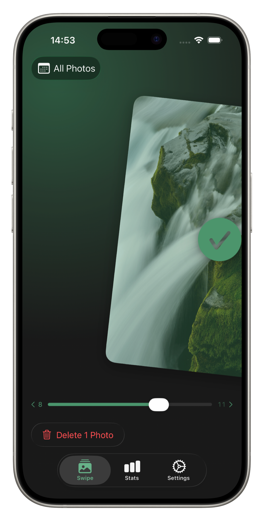 Swiping right to keep a photo in Keeply